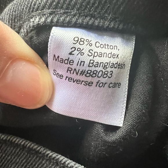 Woman’s High Rise Mom Jean - Picture 3 of 4